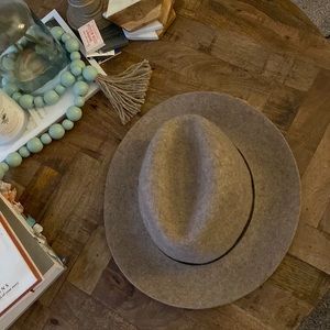 Banana Republic felt fedora, tan with brown leather belt. Size m/l.